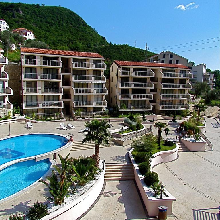 Montetrest Apartments Свети Стефан Екстериор снимка