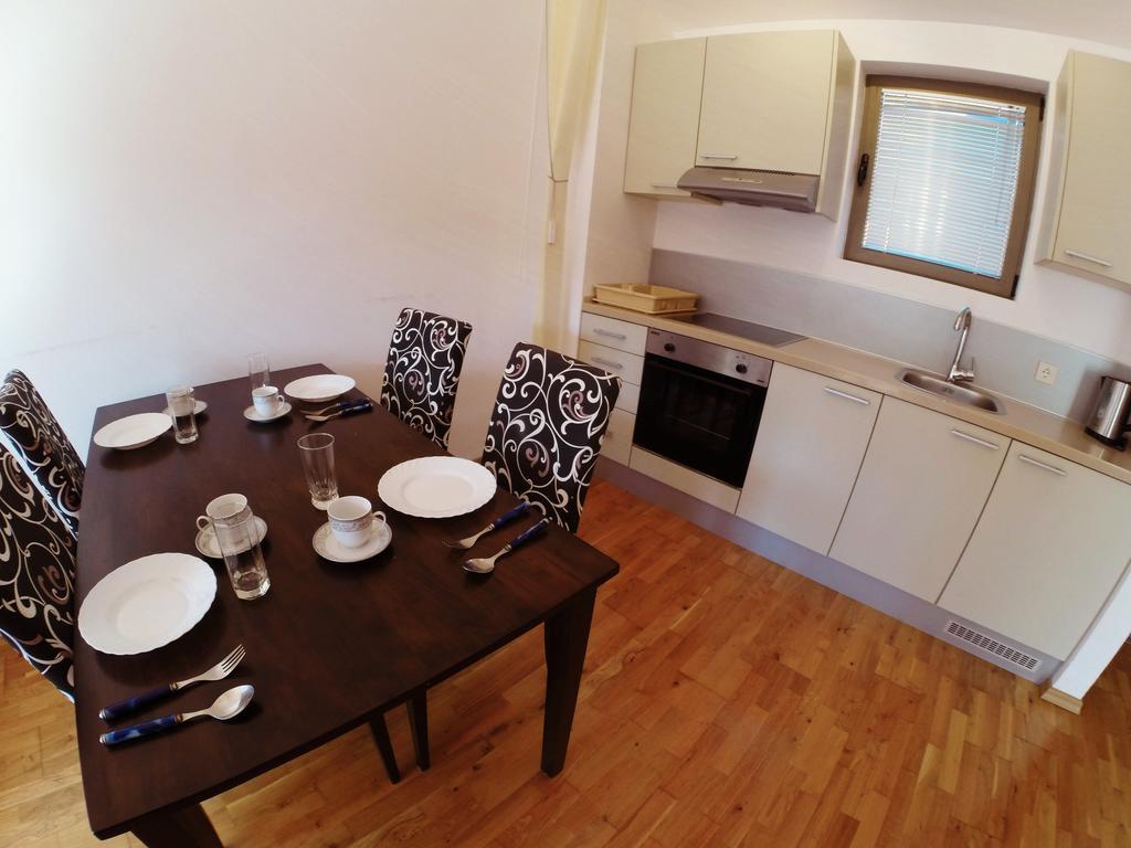 Montetrest Apartments Свети Стефан Екстериор снимка